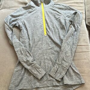 Lulu lemon long sleeve running/workout top sz 6